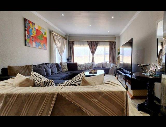 3 BEDROOM HOUSE FOR SALE IN NEWMARKET